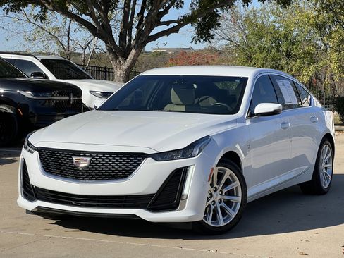 Used 2023 Cadillac CT5 Luxury image 2