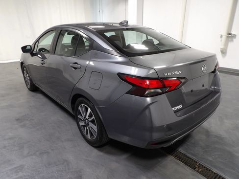 Used 2021 Nissan Versa SV FWD image 6