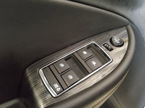 Used 2017 Chevrolet Impala LT image 27