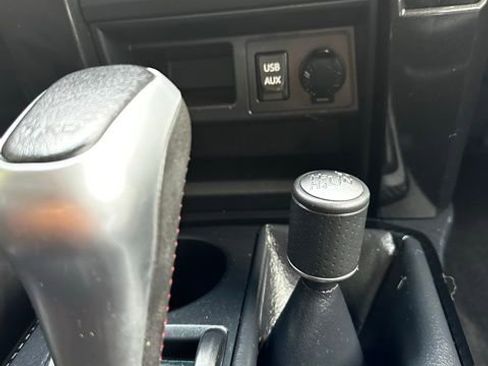 Used 2017 Toyota 4Runner TRD Off-Road Premium AWD/4WD image 35