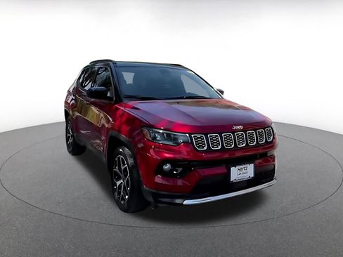 Used 2025 Jeep Compass Limited image 6