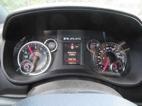 Used 2021 RAM 2500 Tradesman w/ Chrome Appearance Group AWD/4WD image 17