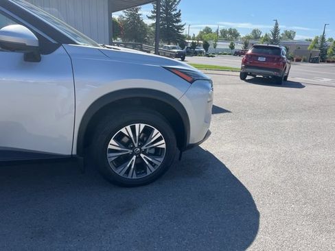 Used 2021 Nissan Rogue SV w/ Premium Package AWD/4WD image 19