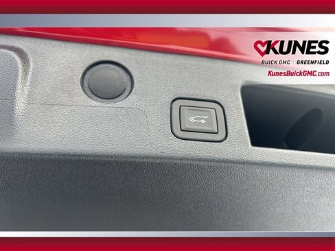 New 2026 GMC Terrain Denali w/ LPO, Floor Liner Package image 38