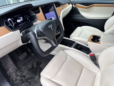 Used 2020 Tesla Model X Long Range image 9