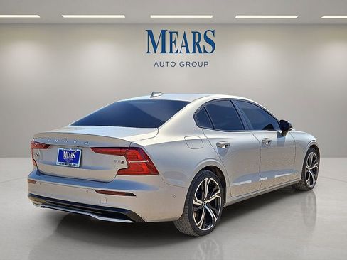 Used 2024 Volvo S60 B5 Plus image 6