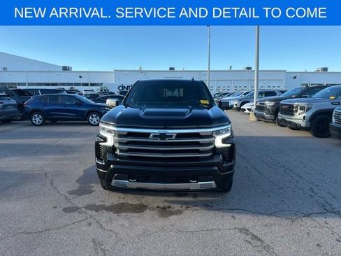 Certified 2024 Chevrolet Silverado 1500 High Country AWD/4WD image 3