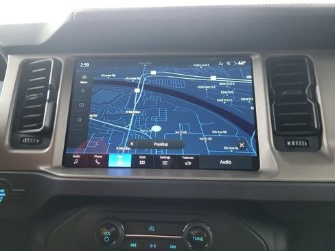 New 2025 Ford Bronco Outer Banks w/ Black Appearance Package image 17