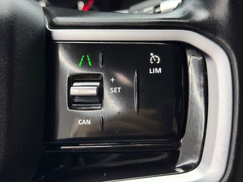Used 2021 Land Rover Range Rover Evoque SE AWD/4WD image 28