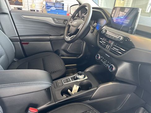 New 2025 Ford Escape Active w/ Cold Weather Package image 13
