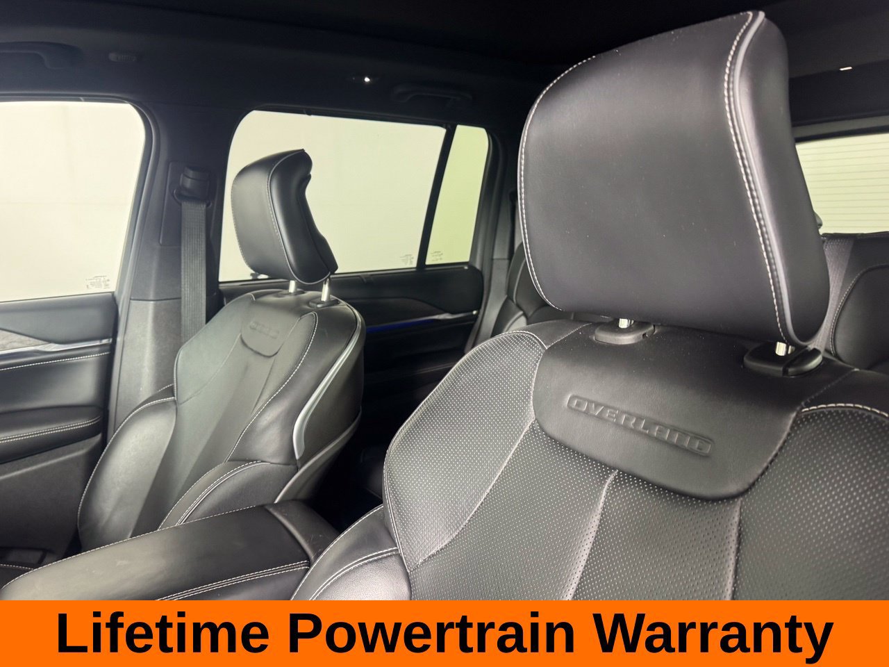 Used 2023 Jeep Grand Cherokee Overland w/ Adv Protech Group III AWD/4WD image 12