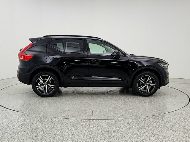 New 2026 Volvo XC40 B5 Core w/ Protection Package Premier AWD/4WD image 4