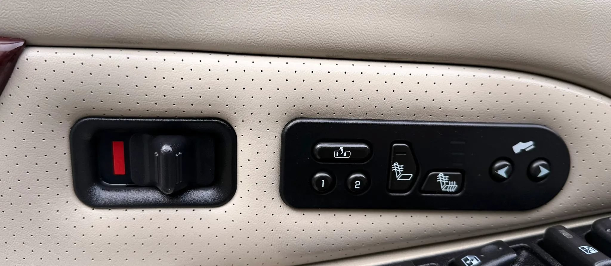 Used 2005 Cadillac Escalade AWD image 22