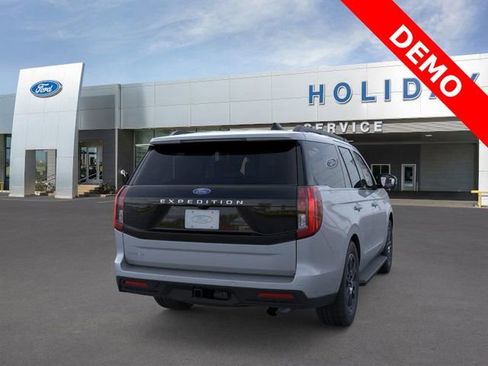 New 2025 Ford Expedition Active image 8