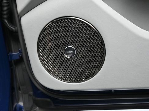 Used 2025 Bentley Flying Spur Plug-In Hybrid image 33