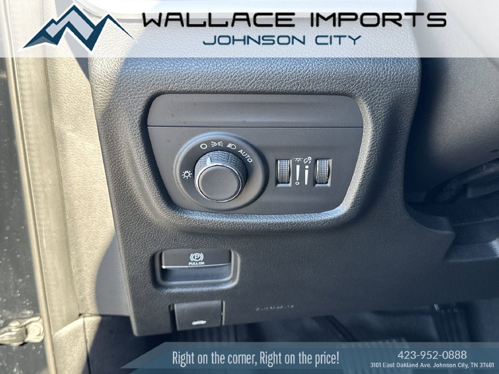 Used 2025 Jeep Grand Cherokee Laredo X w/ Luxury Tech Group I AWD/4WD image 31