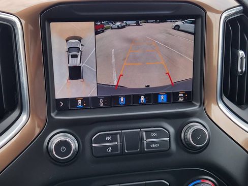 Used 2021 Chevrolet Silverado 1500 High Country w/ Technology Package RWD image 18