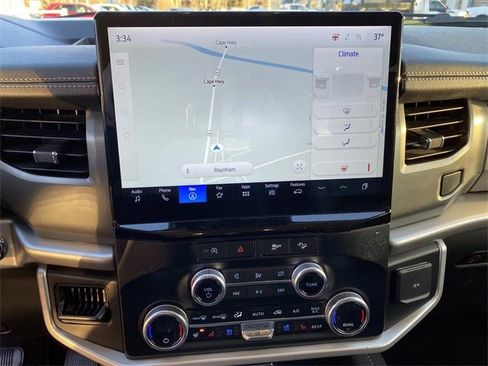 Used 2024 Ford Expedition XLT image 14