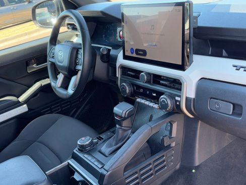 Used 2024 Toyota Tacoma TRD Off-Road image 8