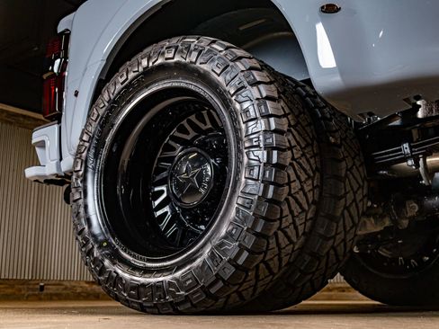 Used 2026 Ford F350 Platinum w/ Platinum Plus Package image 16