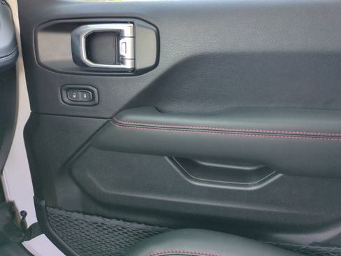 New 2025 Jeep Wrangler Unlimited Rubicon w/ Steel Bumper Group image 16