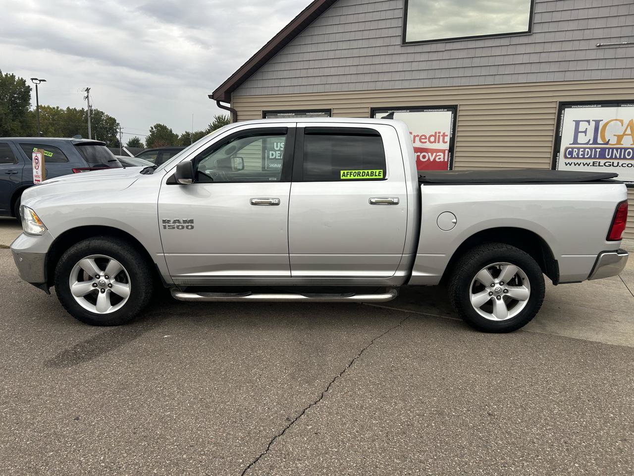 Used 2016 RAM 1500 SLT AWD/4WD image 8