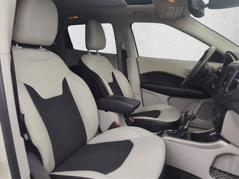Used 2019 Jeep Compass Latitude w/ Popular Equipment Group FWD image 27