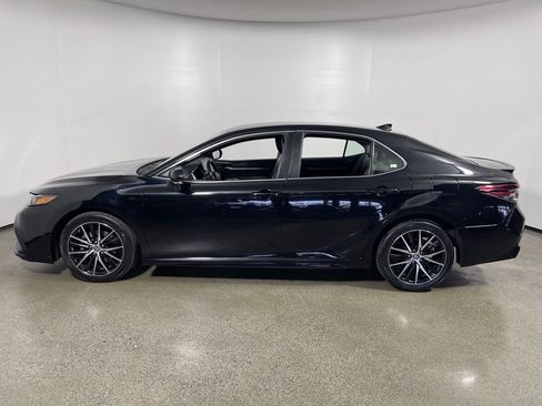 Certified 2023 Toyota Camry SE image 6