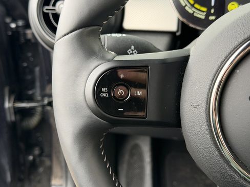 Certified 2023 MINI Cooper SE image 17