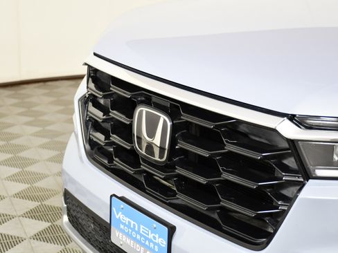 Certified 2025 Honda Pilot Touring image 11