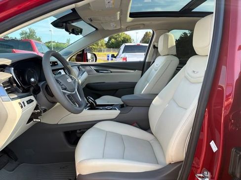 Used 2026 Cadillac XT5 Premium Luxury w/ Driver Assist Package FWD image 9