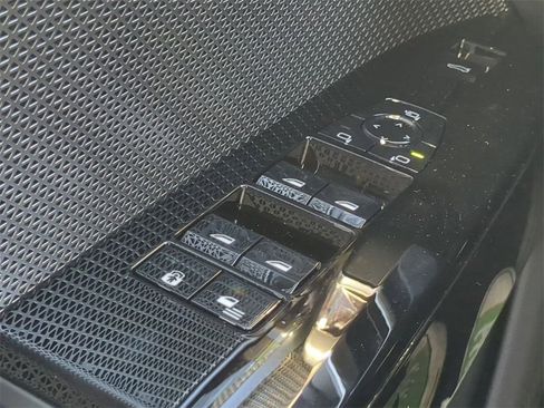 New 2026 BMW 760i xDrive w/ Premium Package image 25