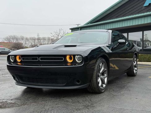 Used 2017 Dodge Challenger SXT Plus image 5