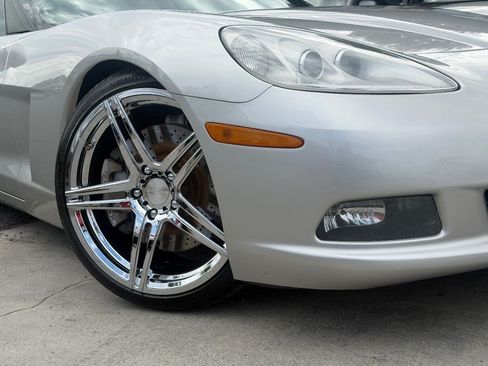 Used 2007 Chevrolet Corvette Coupe w/ Preferred Equipment Group RWD image 3