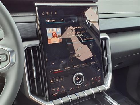 New 2026 GMC Acadia Elevation image 13