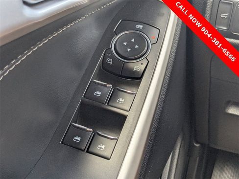 Used 2022 Ford Explorer XLT image 23