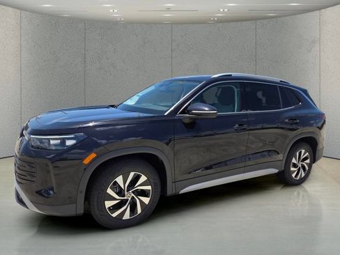New 2026 Volkswagen Tiguan S FWD image 9