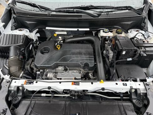 Used 2024 GMC Terrain SLT image 32