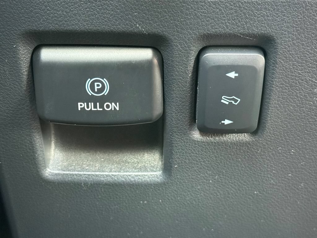 Used 2024 Ford Expedition XLT RWD image 30