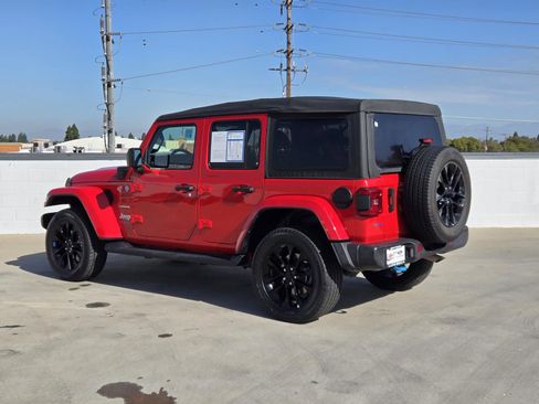 Used 2022 Jeep Wrangler Unlimited Sahara image 6