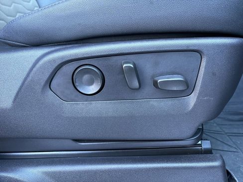 Certified 2024 Chevrolet Silverado 2500 ZR2 w/ Technology Package image 27