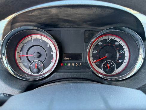 Used 2019 Dodge Grand Caravan SE w/ UConnect Hands-Free Group FWD image 20