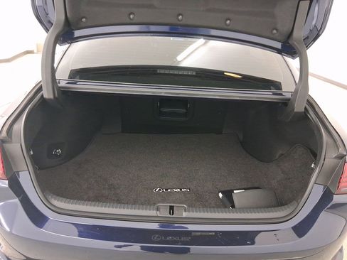 Certified 2025 Lexus ES 350 w/ Premium Package image 30