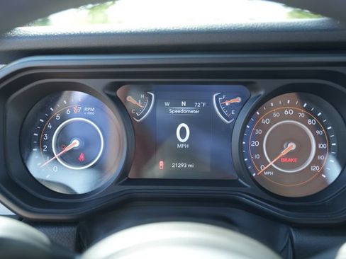 Used 2024 Jeep Gladiator Sport AWD/4WD image 29