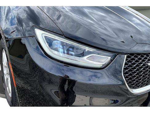 Used 2024 Chrysler Pacifica Touring-L FWD image 53