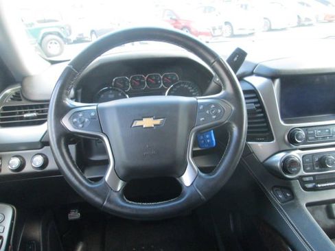 Used 2019 Chevrolet Suburban LT AWD/4WD image 18