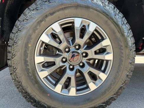 Used 2023 Nissan Titan PRO-4X w/ Pro-4x Convenience Package AWD/4WD image 41
