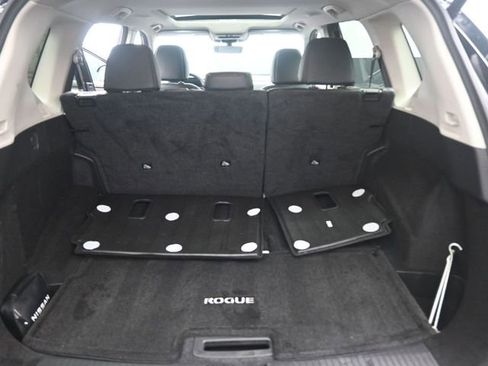 Used 2023 Nissan Rogue SL w/ SL Premium Package image 16