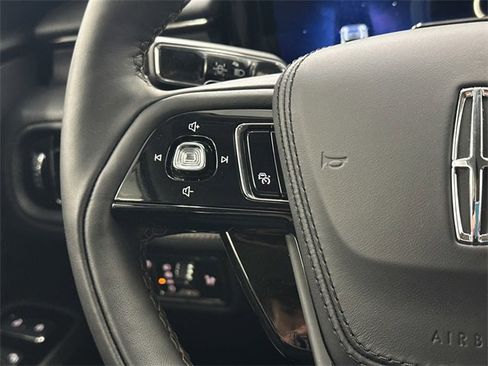 New 2026 Lincoln Aviator AWD image 25