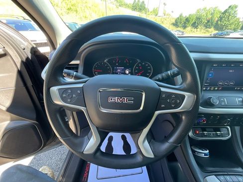 Used 2021 GMC Acadia SLE w/ Driver Convenience Package FWD image 15